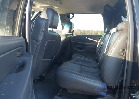 2004 Chevrolet Avalanche 2500 из США, поврежденный, VIN 3GNGK22G64G309401